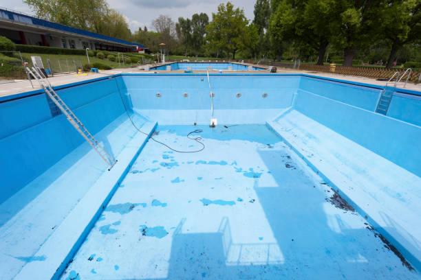 Best Emergency water extraction  in Britt, IA